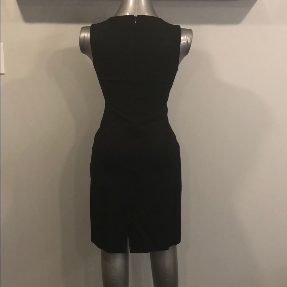 Centre Ville Black V Neck Fitted Sleeveless Dress View 4